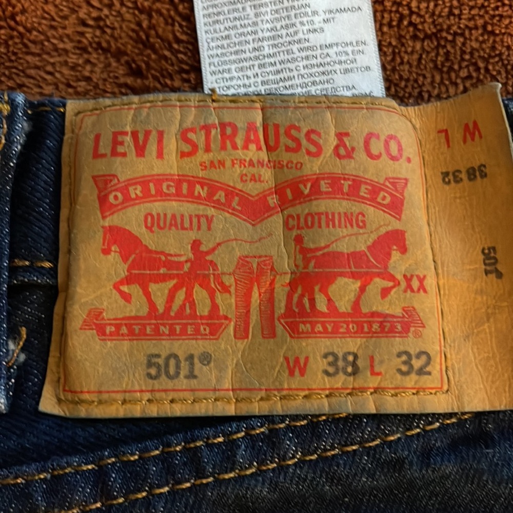 Blue Levi’s denim jeans 501 L38 x W32